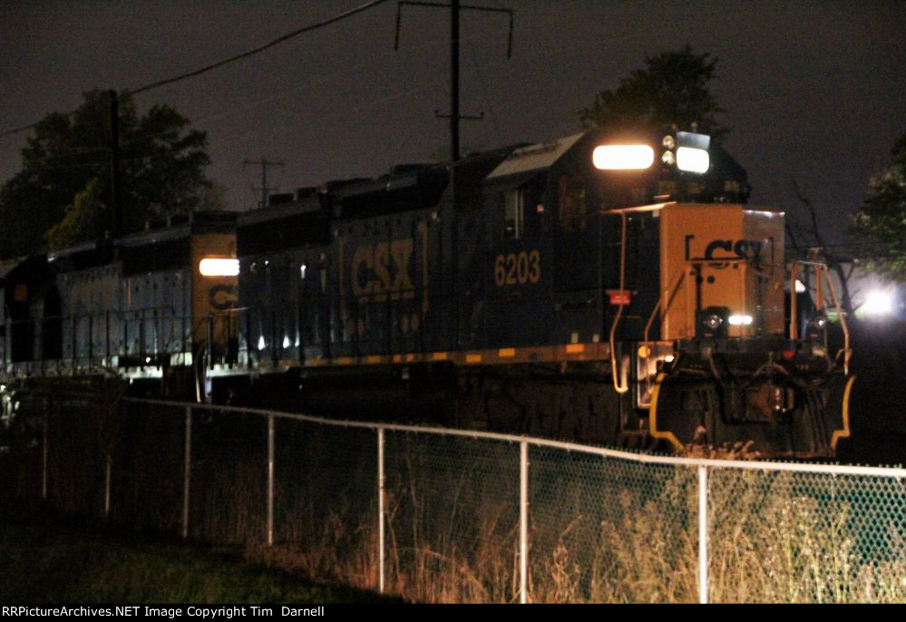 CSX 6203 on Z572 awaits a signal back to Morrisville.